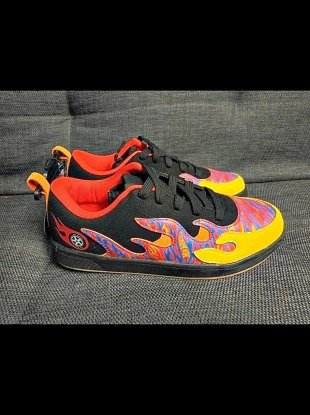 Airwalk Kids Sneakers Black & Yellow US 5 Like New